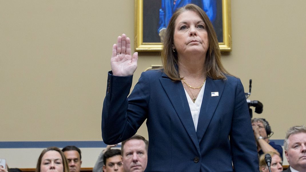 U.S. Secret Service Direktorin Kimberly Cheatle spricht vor dem US-Kongress zu Sicherheitslücken des Secret Service während des Attentats auf Donald Trump.