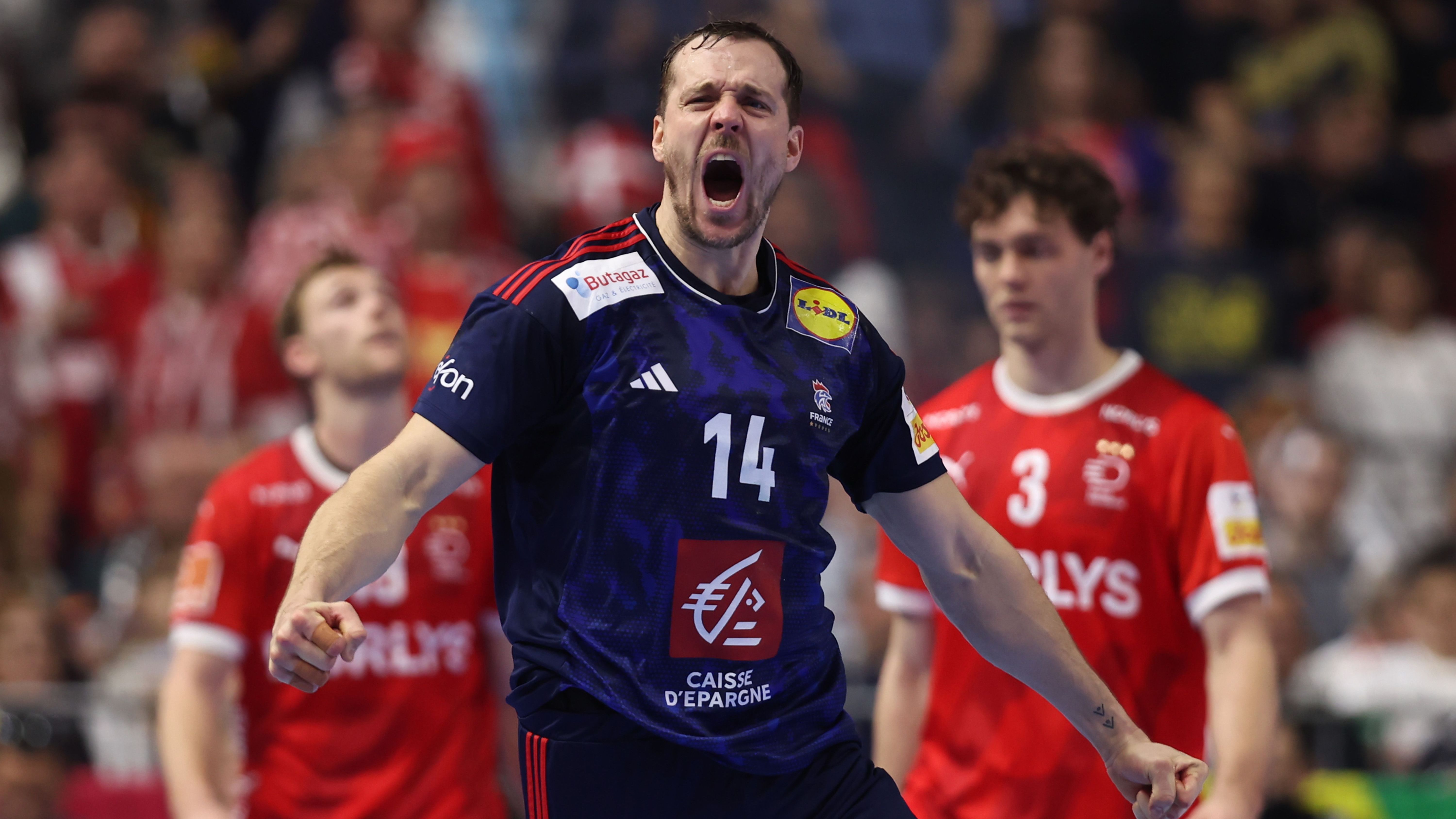 <strong>Kentin Mahe (Frankreich)</strong><br>Spielmacher Kentin Mahe ist sozusagen der Kopf der Bleus und hat mit dem Team bei Welt- und Europameisterschaften sowie bei den Olympischen Spielen 2021 voll abgeräumt. Nach dem Coup mit der Nationalmannschaft wurde ihm der Ritterorden der Französischen Ehrenlegion verliehen. 2019 wurde er zum besten Mittelmann der Champions League gewählt.