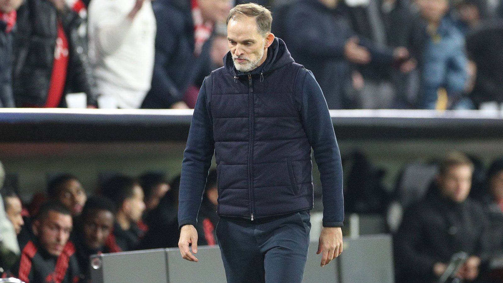 
                <strong>Thomas Tuchel</strong><br>
                &#x2022; Bayern-Trainer seit 25. März 2023<br>&#x2022; Bilanz der ersten sechs Spiele: zwei Siege, zwei Remis, zwei Niederlagen<br>
              