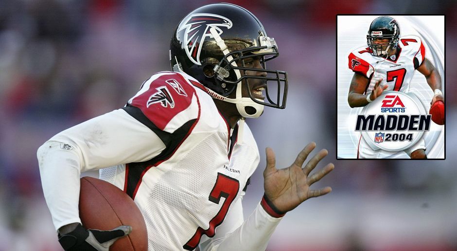 
                <strong>2004 - Michael Vick</strong><br>
                2004 - Michael Vick. Nur vier Tage nachdem Michael Vick auf dem Madden-Cover erschien, zog sich der Quarterback der Falcons in der Preseason eine Wadenverletzung zu. Daraufhin musste er mehrere Monate aussetzen und kam nur in den letzten fünf Spielen der Regular Season zum Einsatz.
              