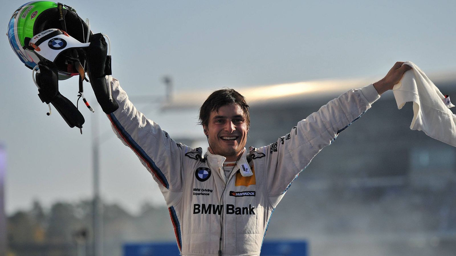 <strong>2012: Bruno Spengler</strong><br>
                In der 2012er Saison mischte neben Audi und Mercedes auch BMW wieder mit. Und die Münchner feierten ein Mega-Comeback: Sie holten Bruno Spengler von Mercedes und der Kanadier gewann auf Anhieb den Titel. In einem echten Thriller beim Finale in Hockenheim verwies er den Mercedes-Rivalen Gary Paffett auf Platz zwei.
