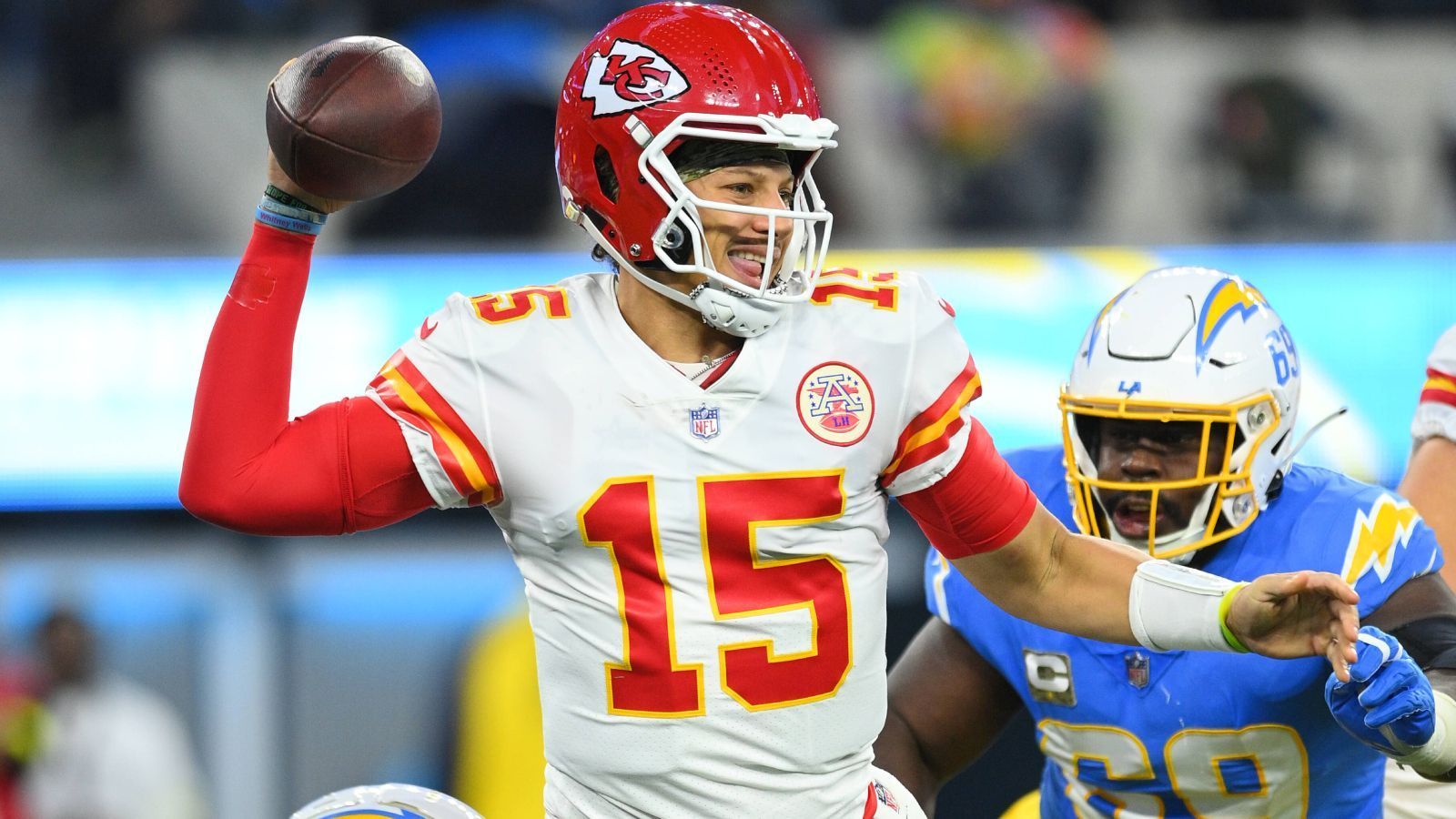 
                <strong>Most Valuable Player (MVP)</strong><br>
                &#x2022; 1. QB Patrick Mahomes (Kansas City Chiefs, -155)<br>&#x2022; 2. QB Tua Tagovailoa (Miami Dolphins, +575)<br>&#x2022; 2. QB Jalen Hurts (Philadelphia Eagles, +575)<br>&#x2022; 4. QB Josh Allen (Buffalo Bills, +675)<br>&#x2022; 5. QB Joe Burrow (Cincinnati Bengals, +2.200)<br>
              