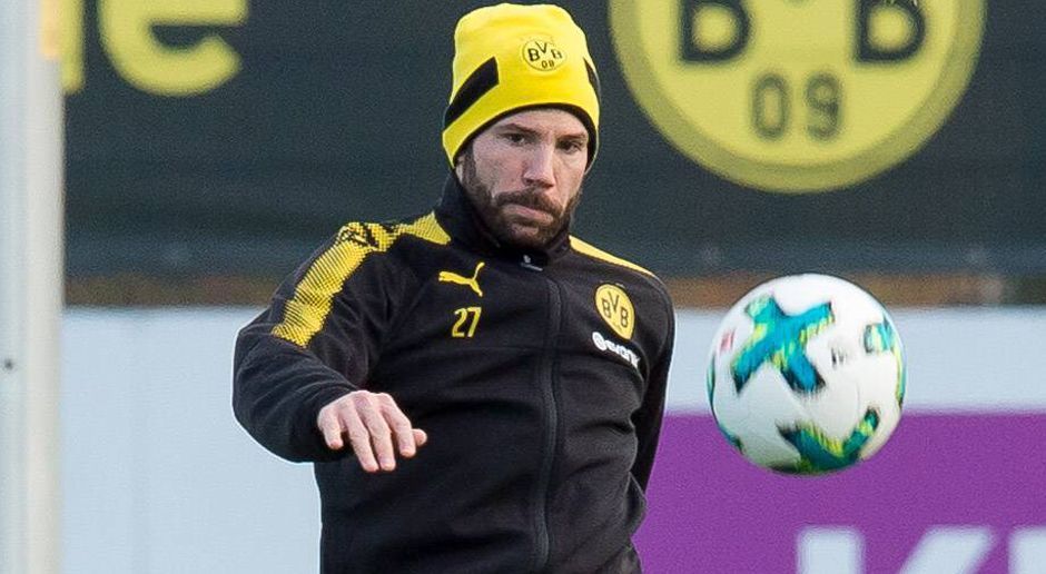 
                <strong>Gonzalo Castro</strong><br>
                Er kommt in der 66. Minute für Kagawa in das Spiel. Mit einer gut geschossenen Freistoßflanke sorgt er immerhin einmal für einen positiven Akzent – auch wenn nicht viel dabei herausspringt. ran-Note: 4
              