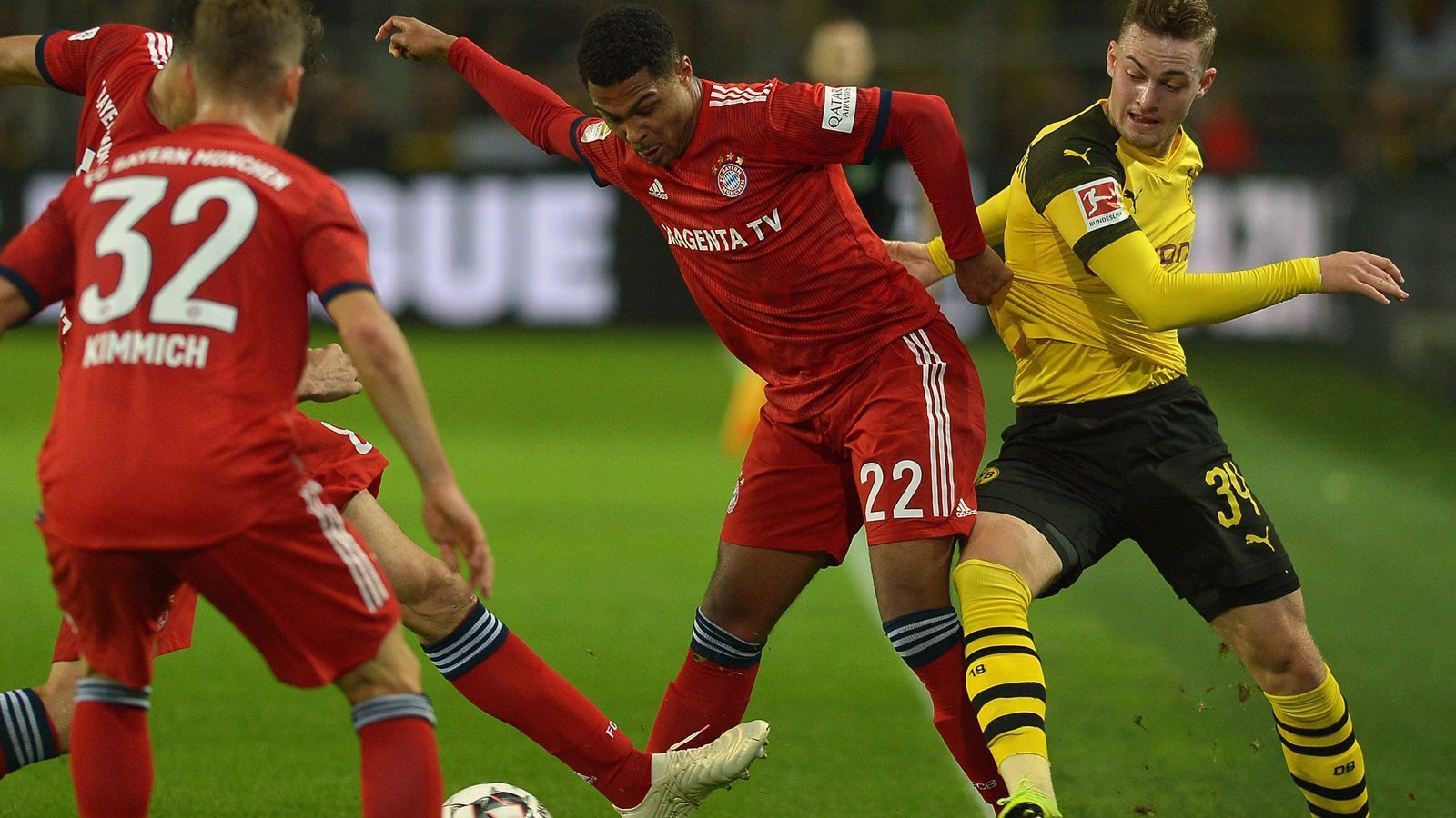 
                <strong>Serge Gnabry (FC Bayern München)</strong><br>
                Wird in der 25. Minute sträflich allein gelassen und flankt butterweich zum 1:0 auf Robert Lewandowski. Ansonsten ist der Rechtsaußen aber unauffälliger als sein Gegenüber Ribery. Wird in der 74. Minute ausgewechselt. ran-Note: 3
              