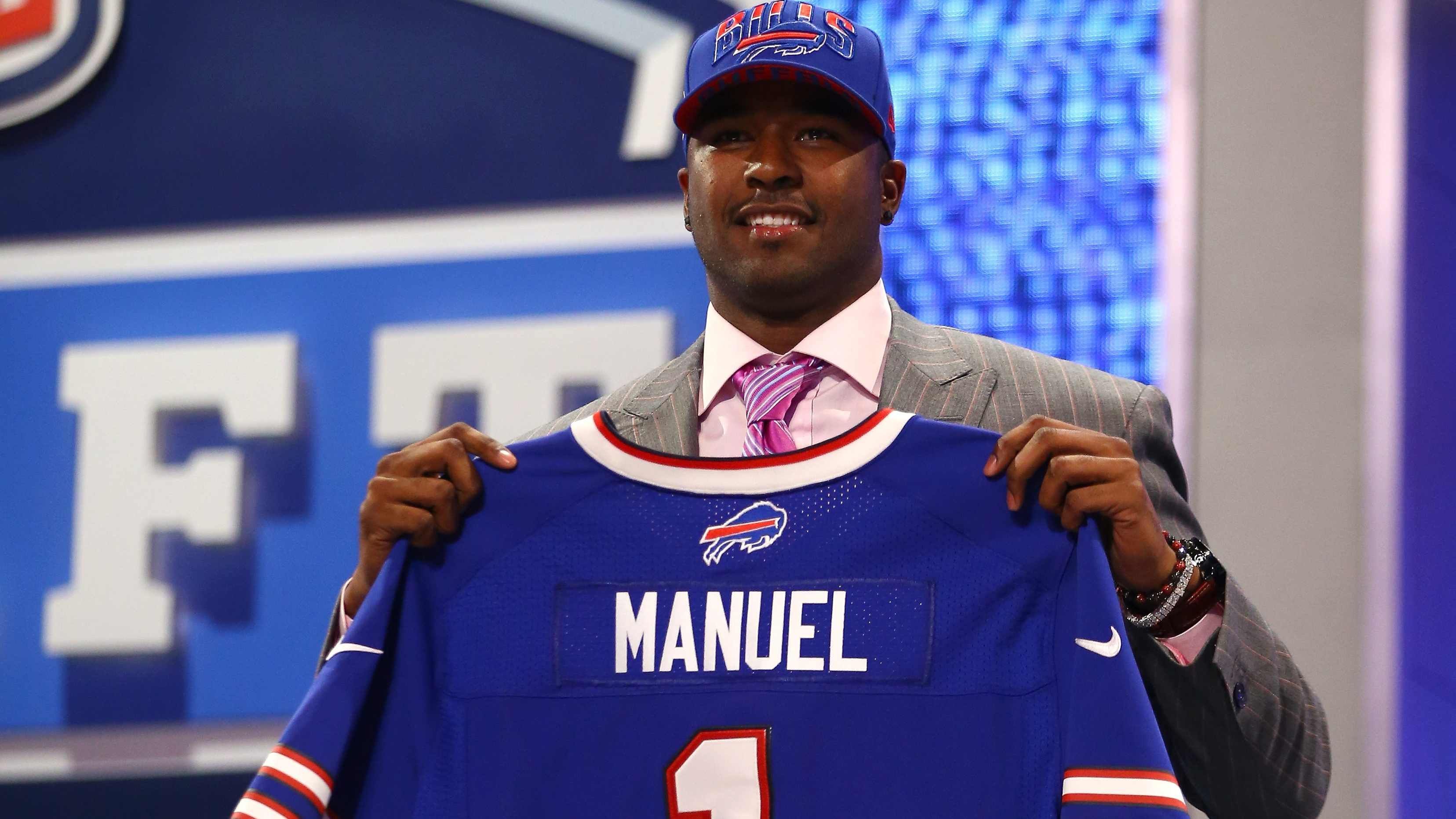 
                <strong>EJ Manuel </strong><br>
                 - Draft: 2013 an 16. Stelle von den Buffalo Bills - Stationen: Buffalo Bills 2013 bis 2016, Oakland Raiders 2017, Kansas City Chiefs 2019 - Karriere 2019 beendet
              