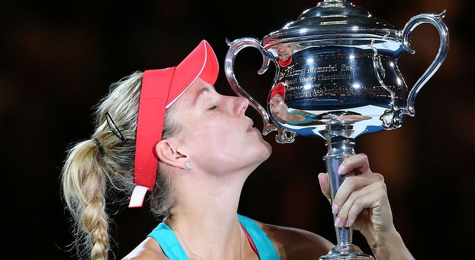 
                <strong> Kerber gewinnt Australian Open: Die besten Szenen</strong><br>
                Ein ehemaliger Bayern-Torwart hätte hier wohl gesagt: "Da ist das Ding!" Sei's drum: Auf jeden Fall ein schöner Anblick!
              