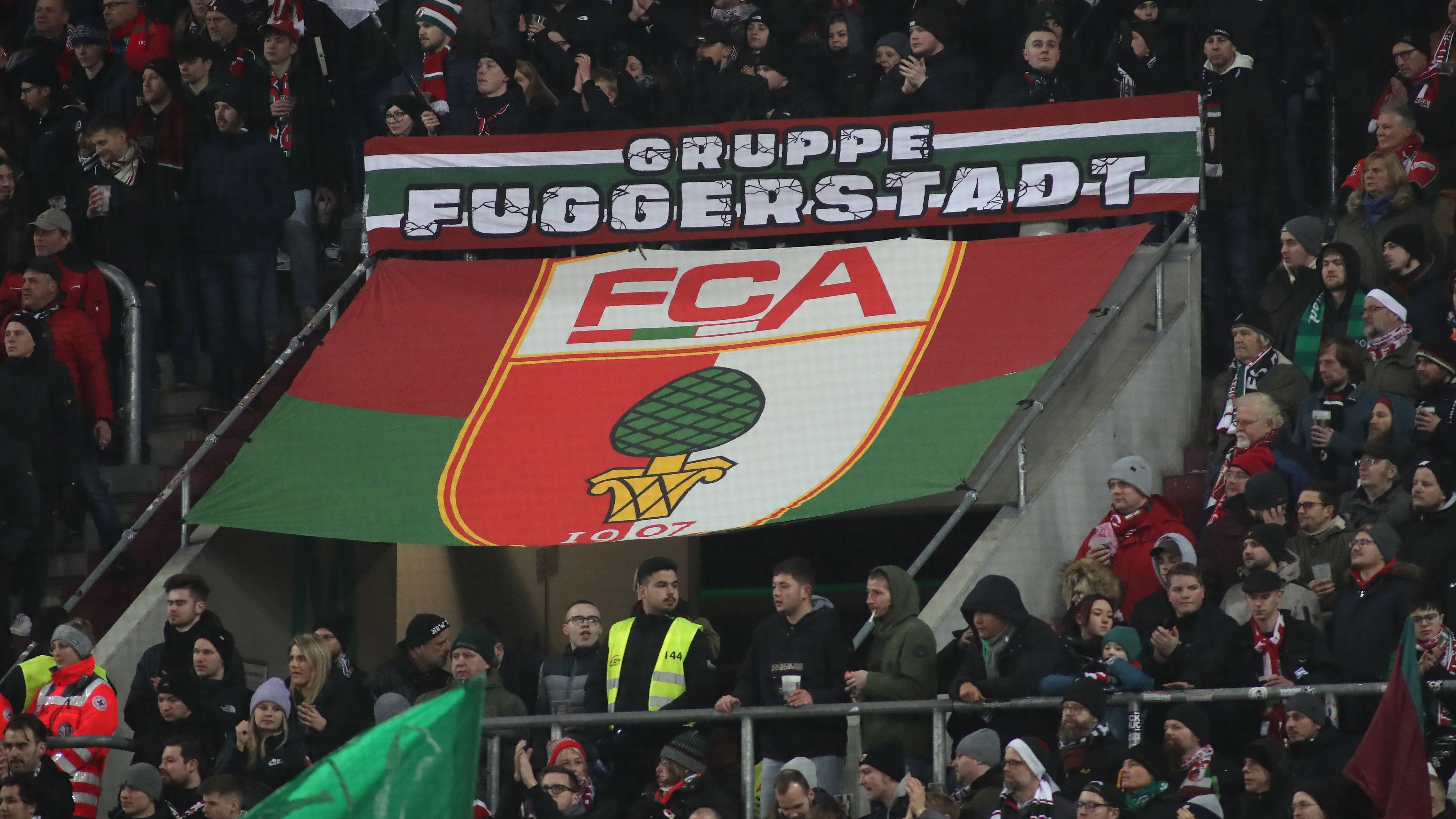 
                <strong>FC Augsburg</strong><br>
                Augsburg ist auch bekannt als Fuggerstadt, nach der einflussreichen schwäbischen Kaufmannsfamilie. Als die Fuggers 1367 nach Augsburg kamen, wurden sie noch Fucker geschrieben. Natürlich müsste der FCA als NFL-Franchise Augsburg Fuckers heißen. Alles nur aus Geschichtsgründen, versteht sich.
              