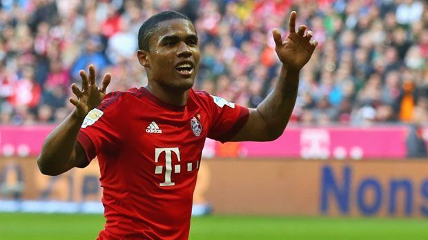 
                <strong>Douglas Costa - Torbilanz</strong><br>
                Tore: Fünf Treffer stehen bereits auf dem Bayern-Konto von Douglas Costa - jeweils zwei in der Bundesliga und in der Champions League, ein Tor im DFB-Pokal. Damit trägt der 25-Jährige zum Höhenflug der Münchner bei und spielt sich in die Herzen der Fans. 
              