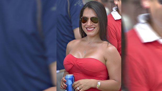 
                <strong>Fans der Copa America 2016</strong><br>
                Diese junge Dame ist glühende Anhängerin der chilenischen Nationalmannschaft.
              