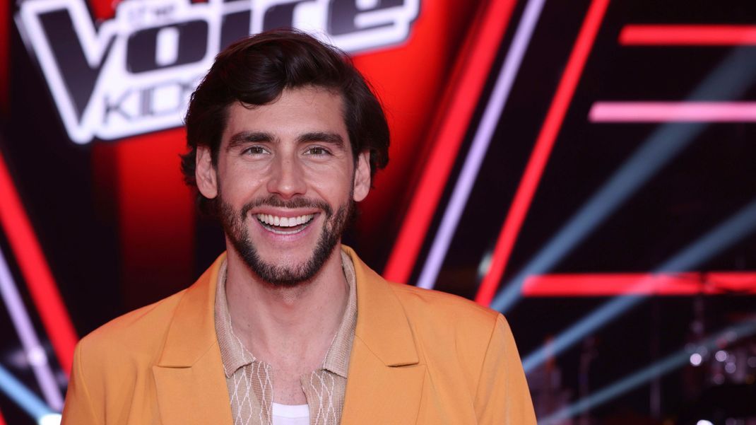 Alvaro Soler ist unter der Haube: Der Sänger verrät jetzt auf Instagram, dass er heimlich geheiratet hat und zeigt private Hochzeitsbilder