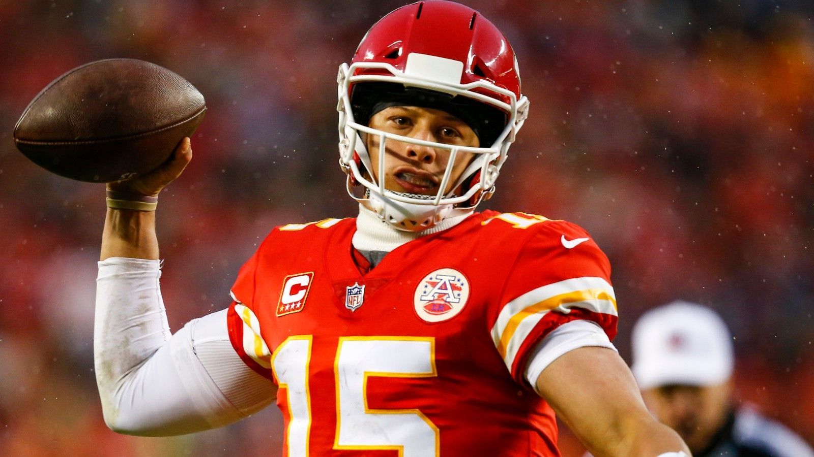 
                <strong>Platz 4: Patrick Mahomes</strong><br>
                Position: QuarterbackTeam: Kansas City ChiefsVorjahresposition: 4
              