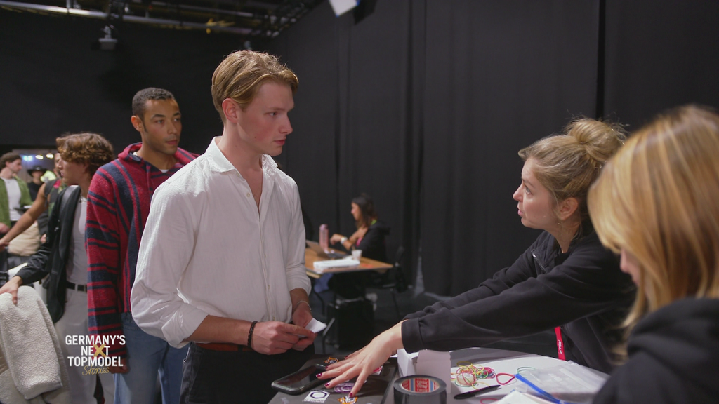 So schwer fällt den Top-100-Models bei GNTM der Handy-Entzug 