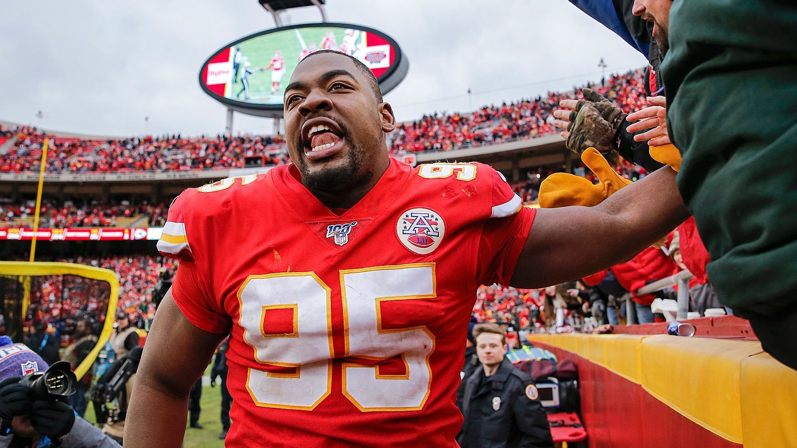 
                <strong>Chris Jones</strong><br>
                Christopher Deshun Jones (Defensive End der Kansas City Chiefs)
              