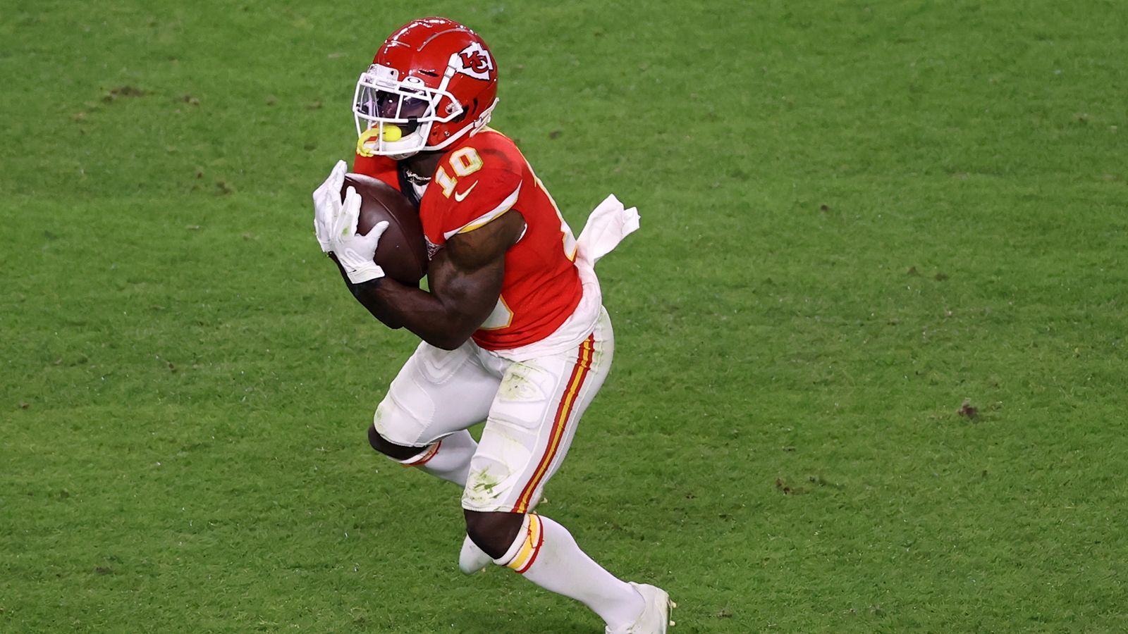 
                <strong>Platz 4: Tyreek Hill (Kansas City Chiefs)</strong><br>
                Overall Rating: 96
              