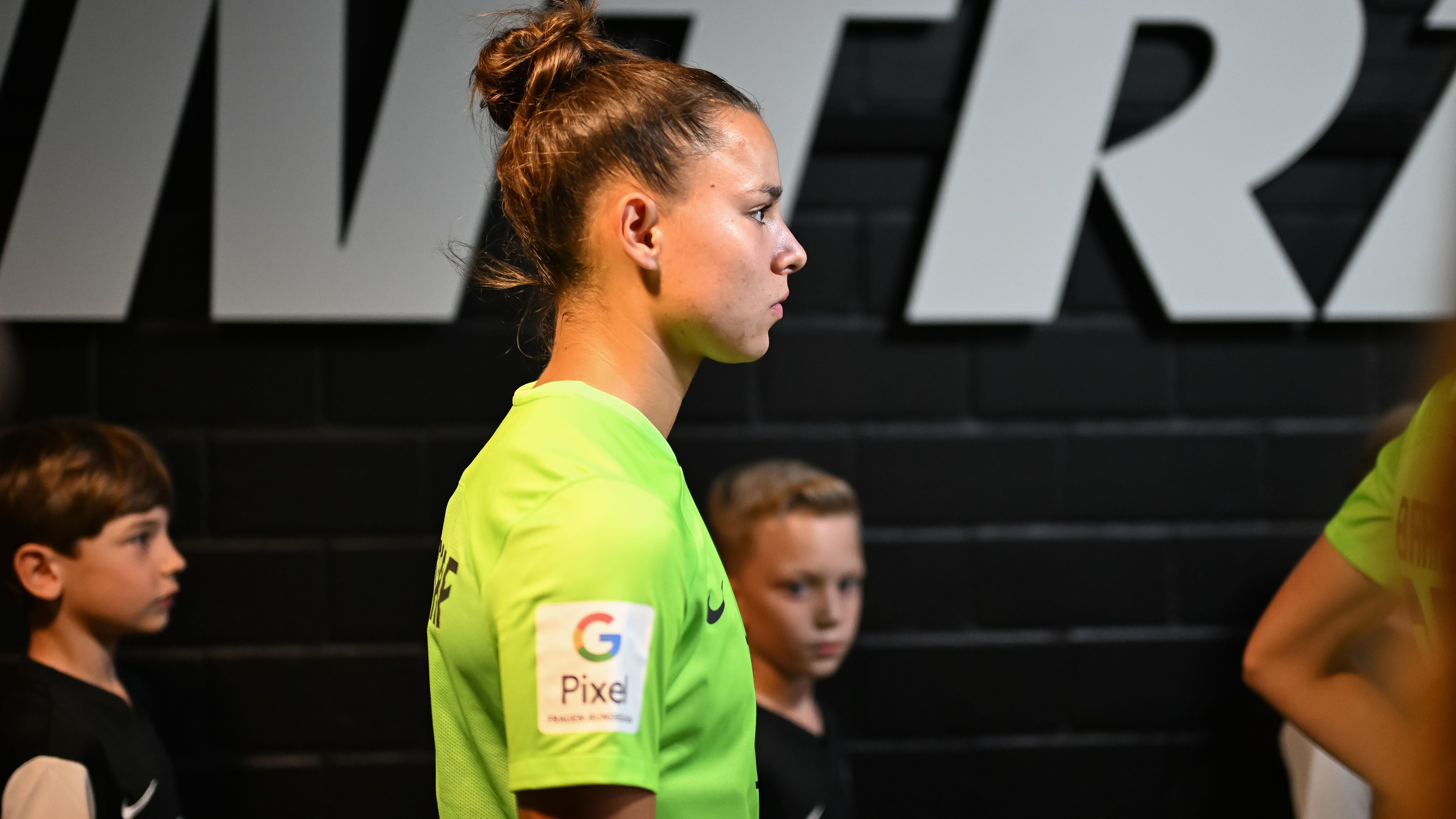 <strong>2022</strong><br>Siegerin: Lena Oberdorf<br>Spruch: "Frauenfußball, Männerfußball. Es ist ein Fußball.“