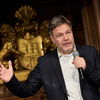 Robert Habeck (Bündnis 90/Die Grünen), Bundeswirtschaftsminister und Vizekanzler, warnt die Bürger:innen Deutschlands vor der AfD.