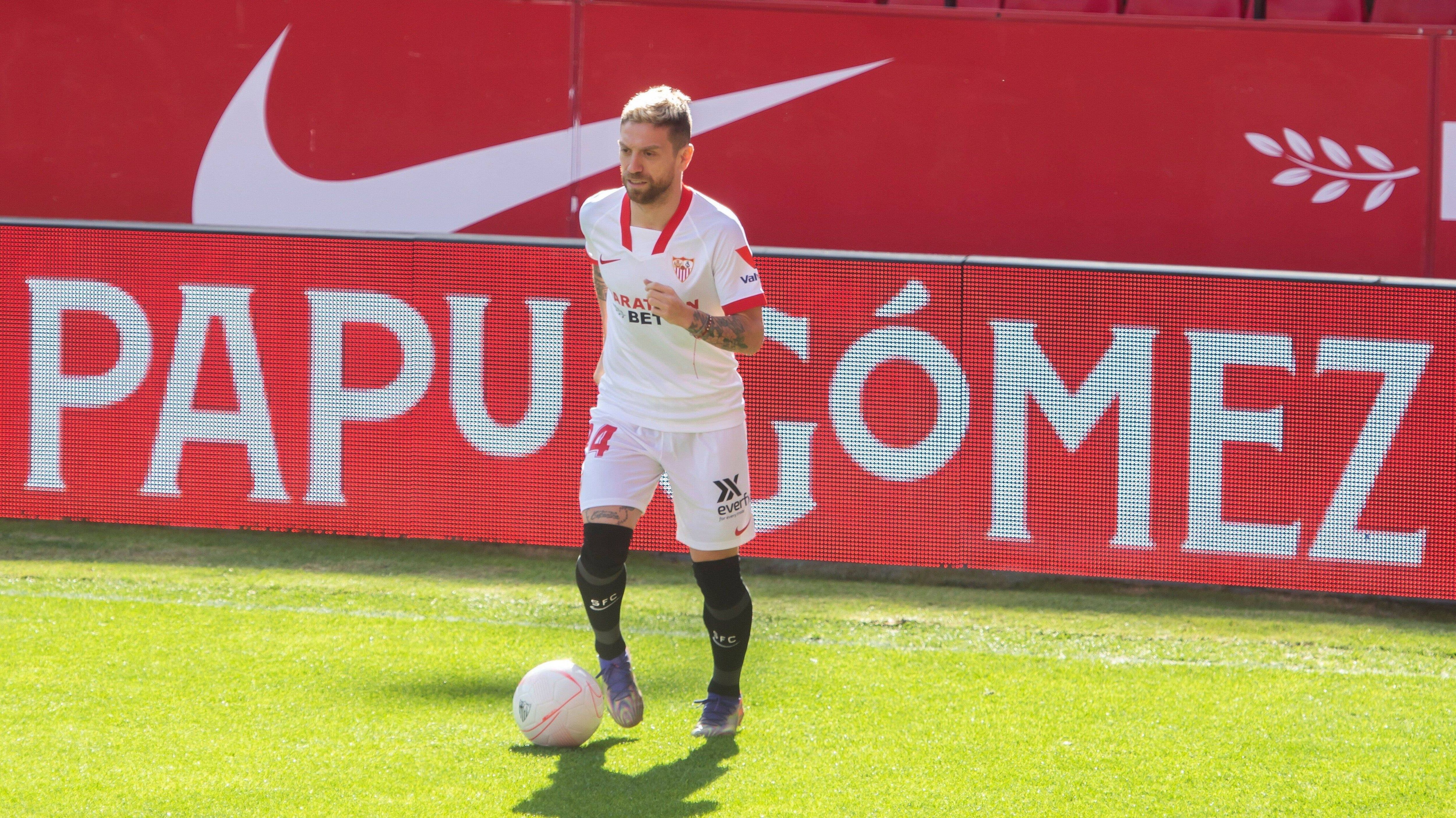 
                <strong>Alejandro Gomez (FC Sevilla)</strong><br>
                Nach fast sieben Jahren im Trikot von Atalanta Bergamo sucht Alejandro Gomez noch einmal nach einer neuen Herausforderung. Der 32-jährige Argentinier wechselt zum FC Sevilla, die rund 5,5 Millionen Euro Ablöse bezahlen. Gomez äußerte zuletzt offen seine Unzufriedenheit mit Atalanta-Trainer Gian Piero Gasperini und legte dem Verein seinen Wechselwunsch nahe.
              