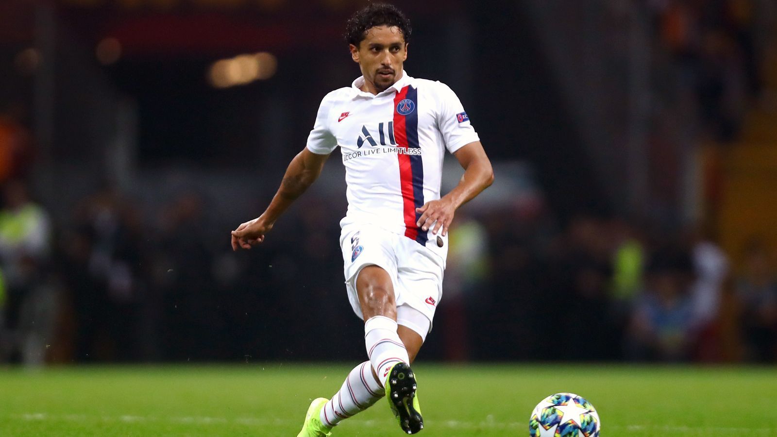 
                <strong>Marquinhos (Paris St. Germain)</strong><br>
                Position: AbwehrAlter: 25 JahreNationalität: Brasilien
              