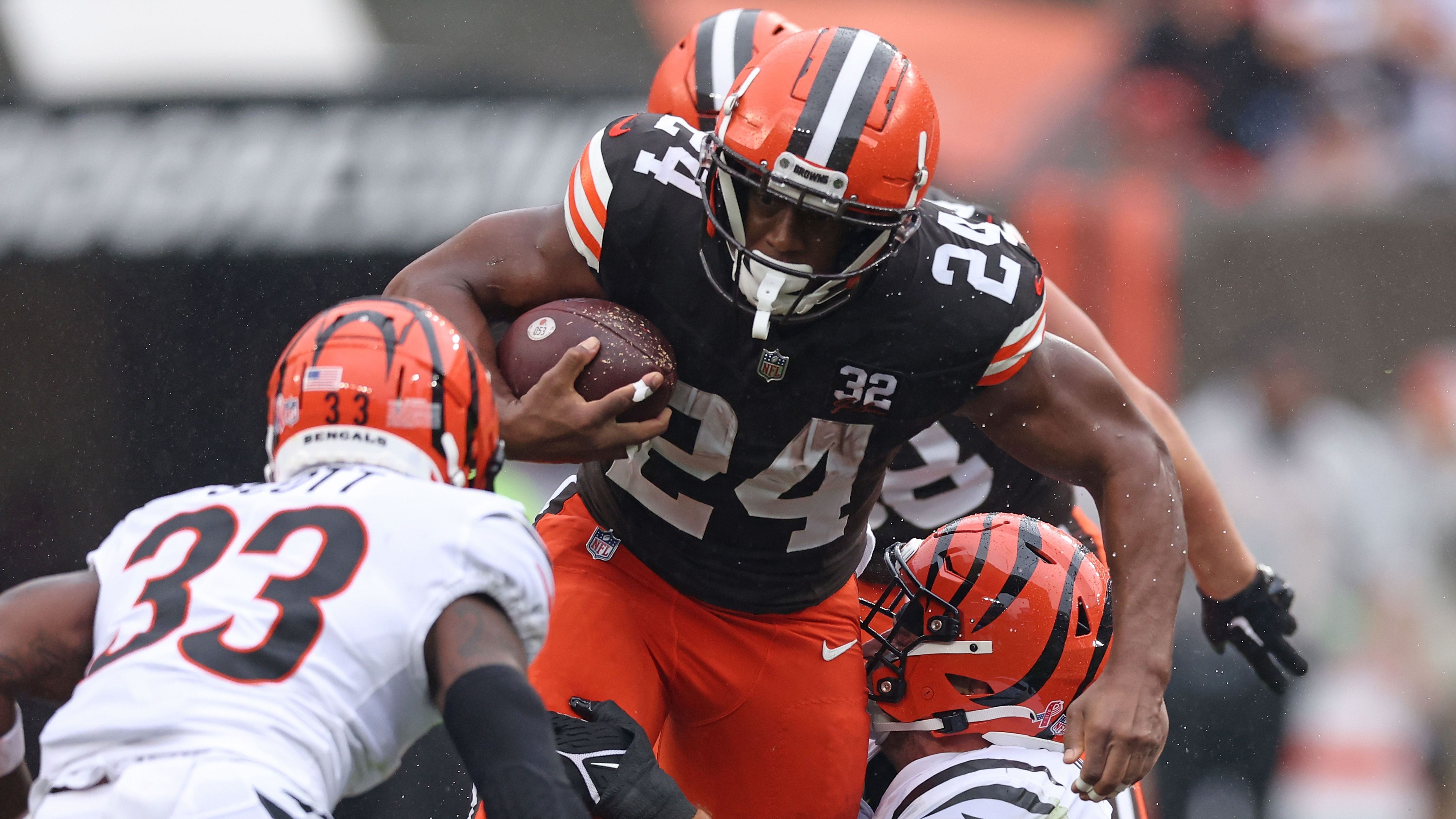 <strong>Nick Chubb (Cleveland Browns)</strong><br>"Ich bin für diese Stadt bestimmt. Ich habe mir jeden Tag den Arsch aufgerissen, um uns dorthin zu bringen, wo wir hin müssen. Und auch wenn wir nahe dran waren, ist noch eine Rechnung&nbsp;offen. Wir fangen gerade erst an zu kochen...", sagt Chubb bei "The Players' Tribune".  "Cleveland, ihr habt mir immer den Rücken freigehalten, jetzt werde ich es euch allen zurückgeben."