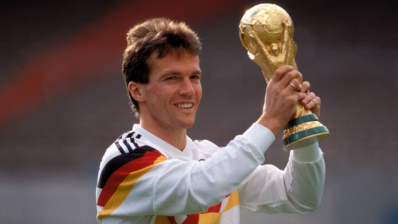 
                <strong>Lothar Matthäus (Deutschland)</strong><br>
                &#x2022; Turnierjahre: 1982, 1986, 1990, 1994, 1998<br>&#x2022; WM-Spiele: 25<br>&#x2022; WM-Tore: 6<br>&#x2022; Bestes WM-Ergebnis: Weltmeister (1990)<br>
              