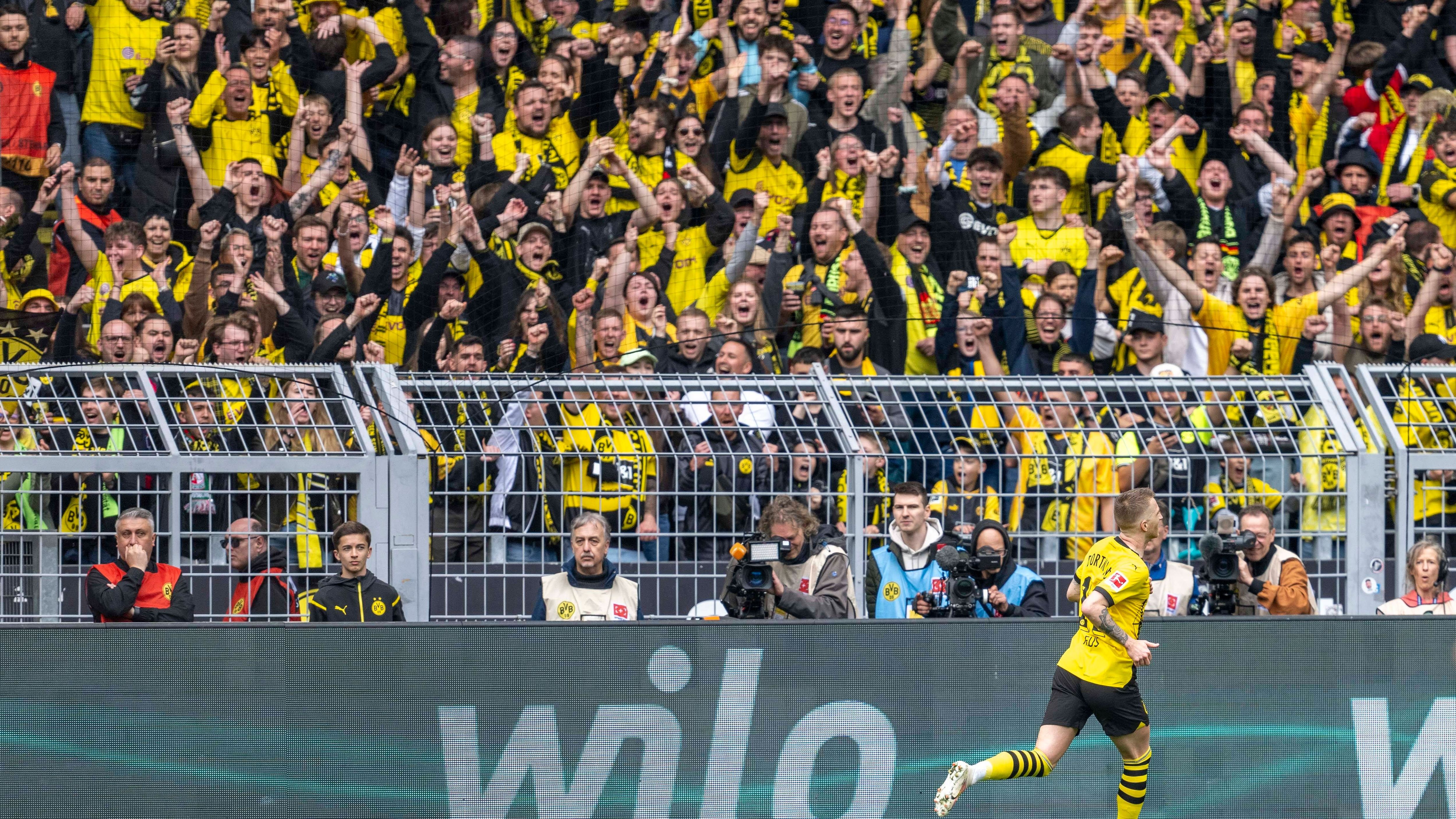 <strong>Platz 1: Nordrhein-Westfalen - 18 Vereine</strong><br>Borussia Dortmund (Foto, 58), Borussia Mönchengladbach (57), Schalke 04 (54), 1. FC Köln (52), Bayer Leverkusen (46), VfL Bochum (37), MSV Duisburg (28), Fortuna Düsseldorf (25), Arminia Bielefeld (19), Bayer Uerdingen (14), Rot-Weiss Essen (7), Alemannia Aachen (4), SG Wattenscheid 09 (4), Rot-Weiß Oberhausen (4), Wuppertaler SV (3), SC Paderborn (2), Fortuna Köln (1), Preußen Münster (1)