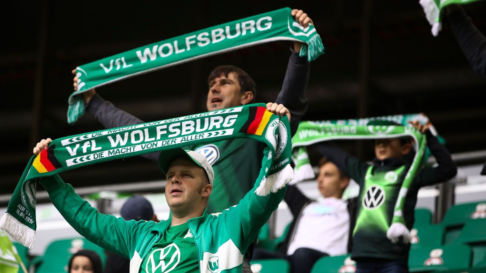 
                <strong>VfL Wolfsburg - Arminia Bielefeld</strong><br>
                 - Stadion: Volkswagen Arena - Kapazität: 30.000 - Zugelassene Zuschauer: 6.000 - 7-Tage-Inzidenz: 16,1
              