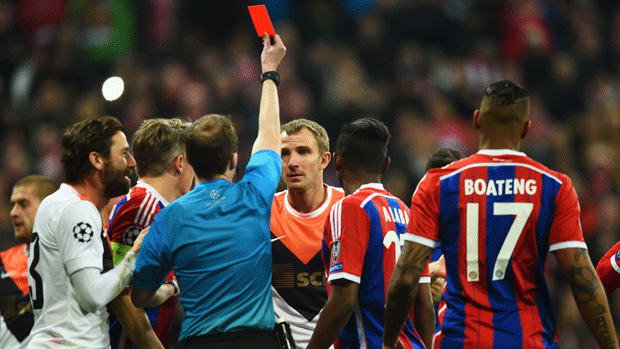 <strong>Das schnellste Rot: Alexander Kutscher</strong><br>
                Alexander Kutscher kassierte gegen den FC Bayern den schnellsten Platzverweis der Champions-League-Geschichte. Der Abwehrspieler von Schachtjor Donezk musste bereits nach 2:33 Minuten vom Platz. Werder Bremens Valerien Ismael hatte mit 5:52 Minuten bislang den Rekord inne.
