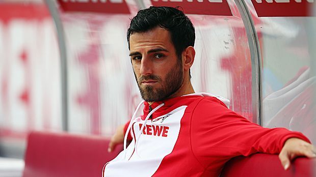 
                <strong>Mergim Mavraj (1. FC Köln)</strong><br>
                1. FC Köln: Mergim Mavraj (Knie-OP). Der erfahrene Innenverteidiger laboriert an den Folgen eines Knorpelschadens im Knie und muss zunächst individuell trainieren. Der "Effzeh" kann mit dem Albaner Anfang Oktober wieder planen.
              