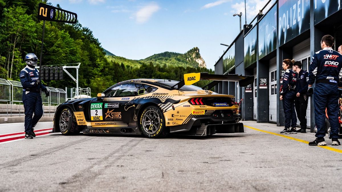 Tolle Kulisse im Nesselgraben: Auch HRT war mit dem Ford Mustang vor Ort