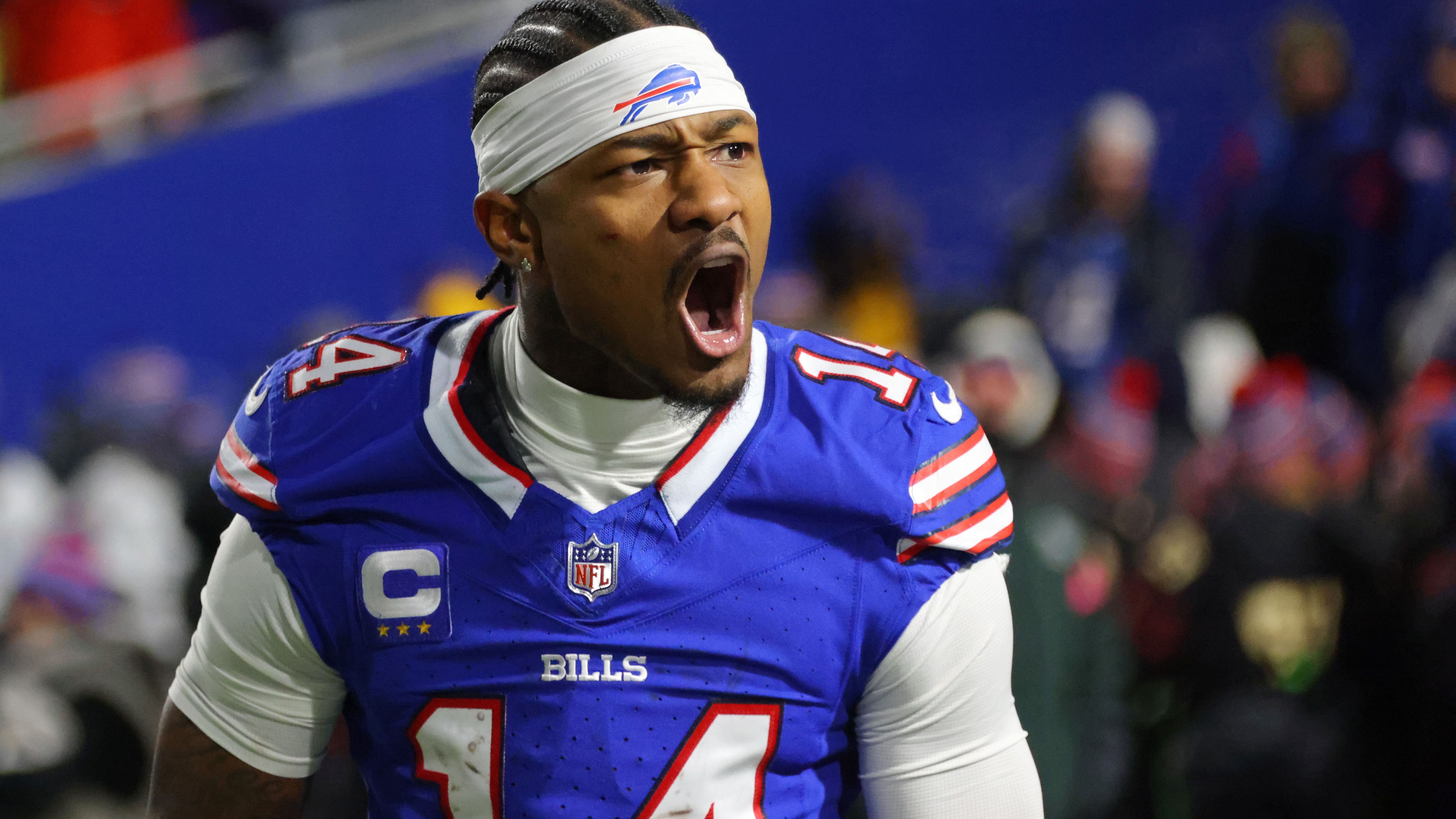 <strong>Stefon Diggs (1)</strong><br>Bei den Minnesota Vikings und bei den Buffalo Bills lief Stefon Diggs mit der Trikotnummer 14 auf. Nach seinem Trade zu den Houston Texans wollte er aber wieder seine College-Nummer 1 auf dem Jersey tragen. Dafür musste er Jimmie Ward überzeugen und dem Safety laut Aaron Wilson vom TV-Sender "KPRC 2" 100.000 US-Dollar zahlen.