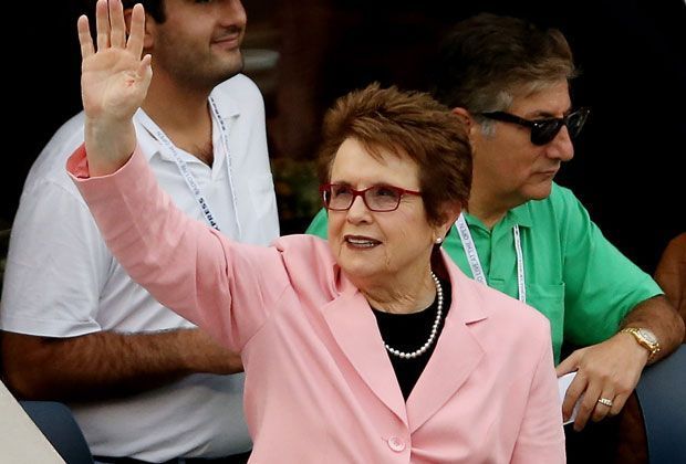
                <strong>Finale Marin Cilic - Kei Nishikori</strong><br>
                Vor dem Spiel gibt sich die Prominenz die Klinke in die Hand. Tennis-Legende Billy Jean King, nach der die Tennisanlage in New York benannt ist, grüßt ins Rund des Arthur Ashe Stadium.
              