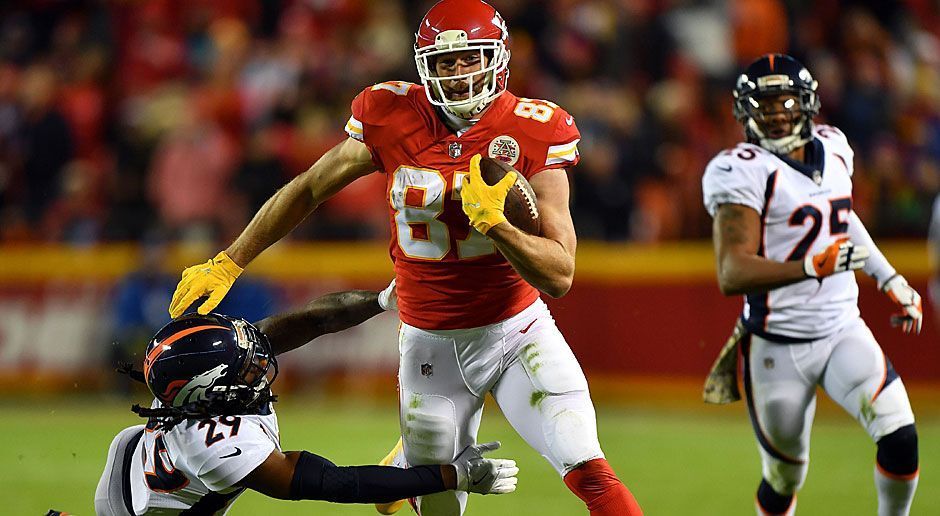 
                <strong>Tight End: Travis Kelce (Kansas City Chiefs)</strong><br>
                Nie war der Pro Bowl MVP von 2016 für sein Team wichtiger als in dieser Saison. Mit sieben Touchdowns ist er der erfolgreichste Ballfänger der Chiefs, hat bereits 945 Yards zurückgelegt. Mit dem zweiten Wert übertrumpft er alle anderen Tight Ends.
              