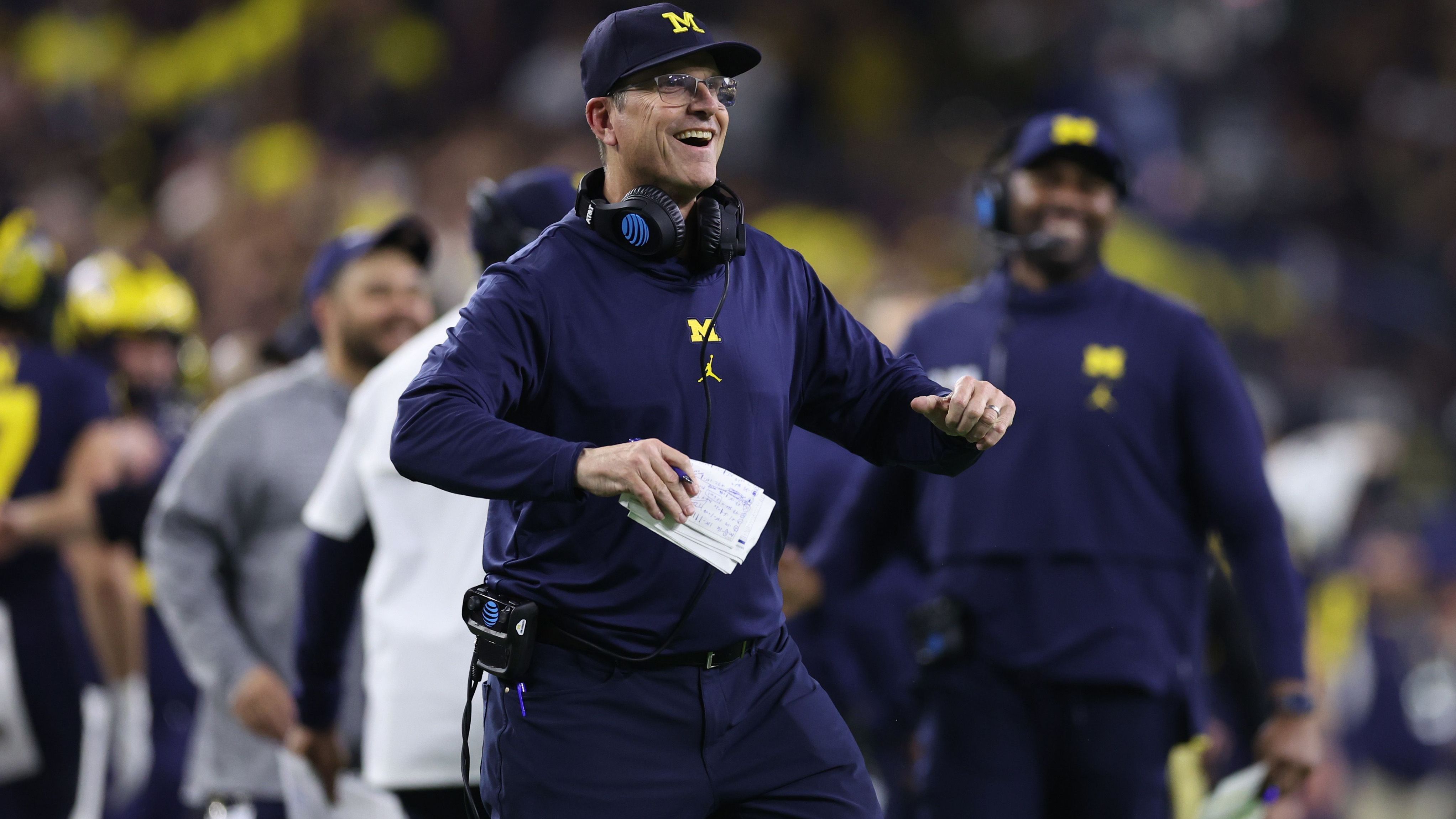 <strong>Top 10: Diese Football-Mannschaften gewannen die meisten College-Meisterschaften</strong>
<br>Die Michigan Wolverines sind zurück auf dem College-Thron und haben nach langer Durststrecke wieder einen Titel feiern. Wer aber sind die erfolgreichsten Teams der Historie? <strong><em>ran</em></strong> zeigt die zehn Colleges mit den meisten Triumphen.