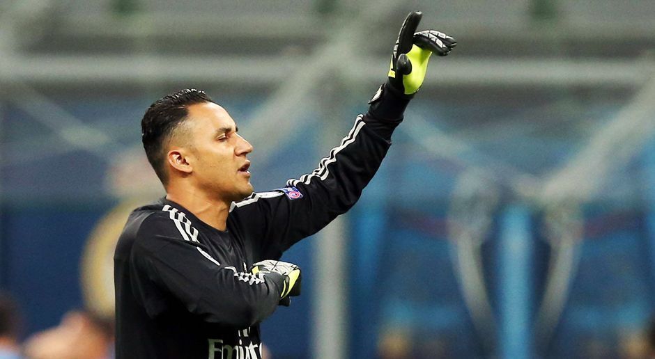 
                <strong>Keylor Navas (Real Madrid)</strong><br>
                Keylor Navas (Real Madrid): Der 29-Jährige hatte zuvor in dieser Champions-League-Saison erst zwei Gegentore (!) bekommen, kann den späten Ausgleich von Atletico Madrid in der 79. Minute aber nicht verhindern. Fällt zu Beginn der zweiten Hälfte vor dem Elfmeter von Antoine Griezmann negativ auf, indem er seinen Gegenspieler irritieren will, und sieht dafür gelb. Im Elfmeterschießen kann er nicht entscheidend eingreifen. ran-Note: 3+
              