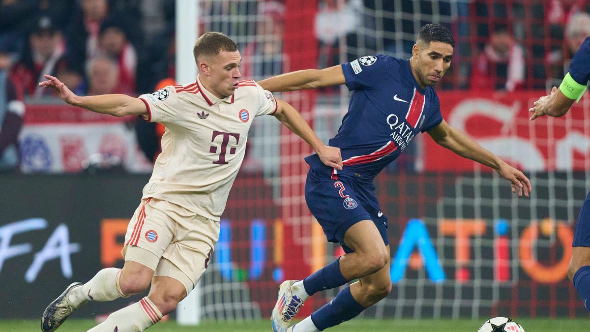 Joshua KIMMICH, FCB 6 compete for the ball, tackling, duel, header, zweikampf, action, fight against Achraf Hakimi, PSG 2 in the League Phase MD5 match FC BAYERN MUENCHEN - PARIS SG 1-0 of football...