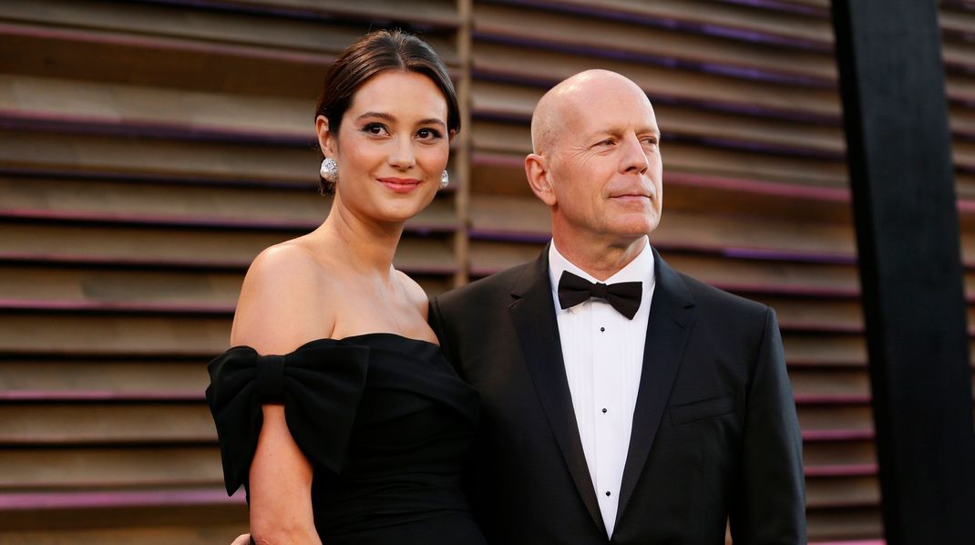 Seit 2009 sind Emma Heming-Willis und Bruce Willis verheiratet, jetzt steht sie ihm nach seiner Demenz-Diagnose bei. Alle Infos dazu gibt es hier.