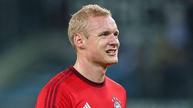 
                <strong>Sebastian Rode</strong><br>
                Sebastian Rode: Blieb anfangs oft unglücklich in seinen Offensivaktionen und fand erst in der zweiten Halbzeit richtig ins Spiel. Er überzeugte mit hohem Laufeinsatz und wurde in der 63. dafür belohnt: Mit einem starken Pass bereitete der 25-Jährige das 2:0 vor. ran-Note: 3+
              