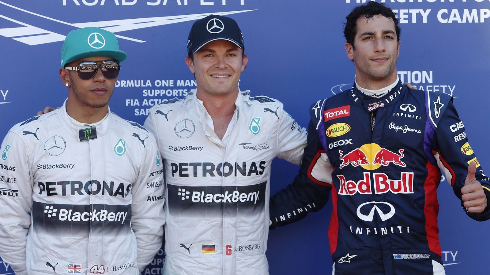 
                <strong>2014: Rosberg eifert Schumi nach</strong><br>
                2014 weckte Nico Rosberg Erinnerungen an die Schumacher-Aktion. Im Qualifying unterlief ihm ein Verbremser in der Mirabeau-Kurve, weshalb er den Notausgang nehmen musste und so eine Gelbphase auslöste. Die Pole Position gehörte ihm, denn die Rivalen – darunter Mercedes-Teamkollege Lewis Hamilton – konnten sich nicht verbessern. Der Unterschied zu 2006: Die Rennleitung entschied, dass Rosberg keine Schuld traf.
              