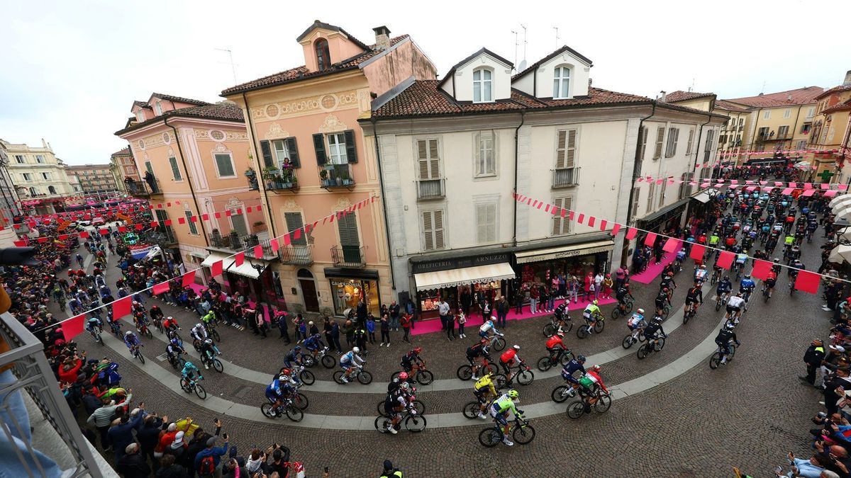 Die vierte Etappe des Giro begann in Acqui Terme