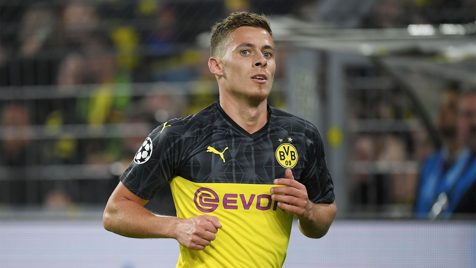 
                <strong>Thorgan Hazard</strong><br>
                In den letzten rund 20 Minuten ersetzt der Belgier den quirligen Sancho. Hängt aber zumeist in der Luft. ran-Note: 4
              