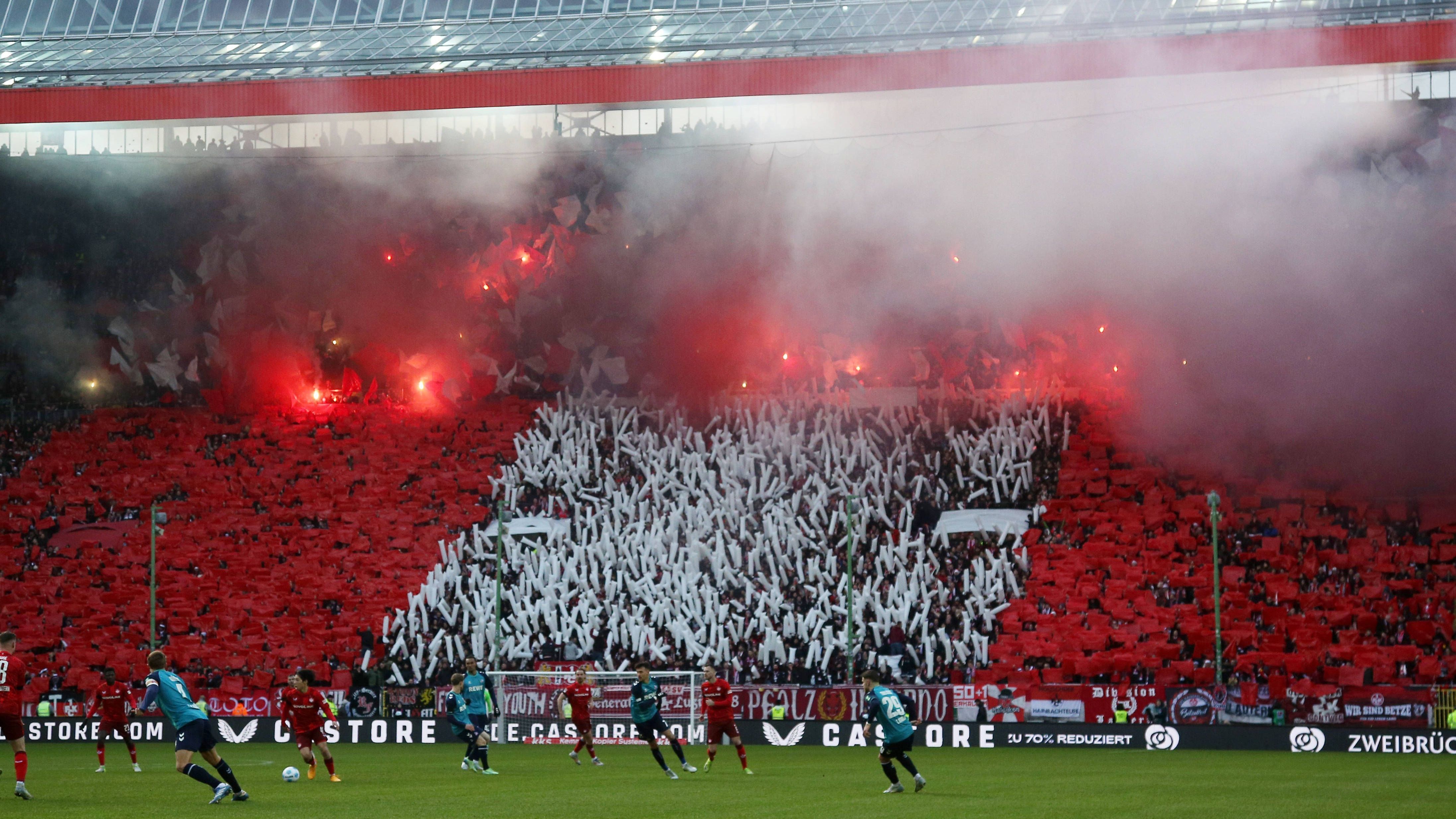 <strong>10. Platz: 1. FC Kaiserslautern - Schnitt: 46.348</strong><br>- Stadion: Fritz-Walter-Stadion<br>- Kapazität: 49.350