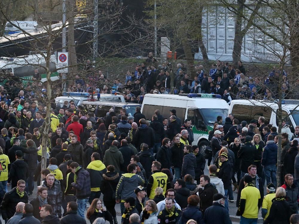 Vor Revierderby: Keine Ausschreitungen - Aufkleber Entfernt