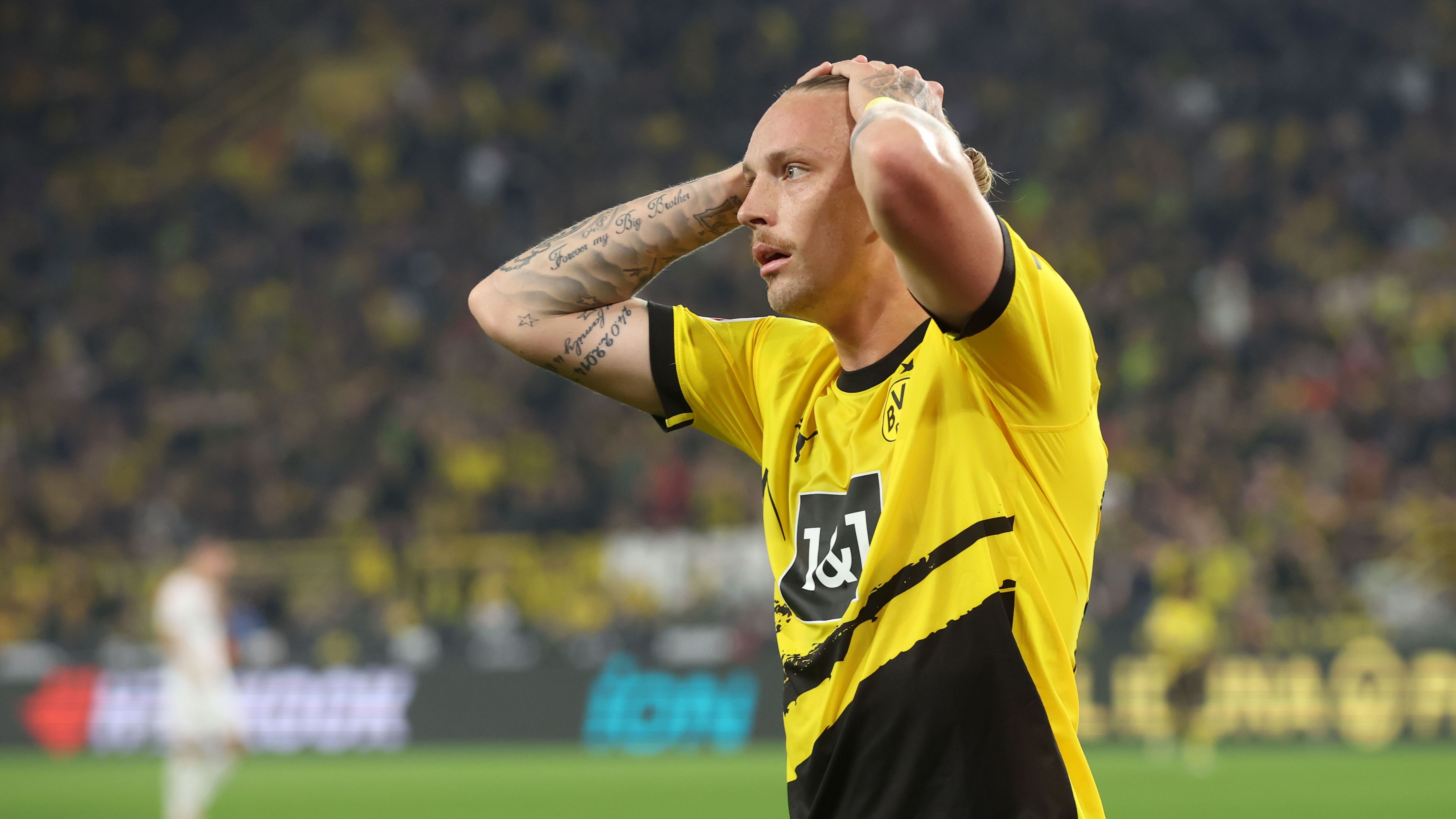 <strong>BVB: August/September 2023 – Verpatzter Saisonstart</strong><br>Die Antwort bekommt Borussia Dortmund schon früh in der neuen Saison: Nein. Nach Pflichtsiegen im Pokal gegen Schott Mainz (6:1) und in der Liga gegen Köln (1:0) hagelt es Unentschieden in Bochum (1:1) und daheim gegen Aufsteiger Heidenheim (2:2). In Dortmund übt man sich früh darin, zu erklären, dass trotzdem alles in Ordnung sei.