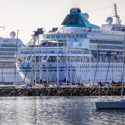 Junge von Kreuzfahrtschiff verschwunden