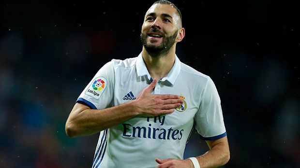 
                <strong>Karim Benzema (Real Madrid)</strong><br>
                Auch am Real-Stürmer haben die "Rossoneri" laut "Talksport" Interesse. Härtester Konkurrent ist wohl der FC Arsenal, der den Torjäger auch gern in seinen Reihen haben würde.
              