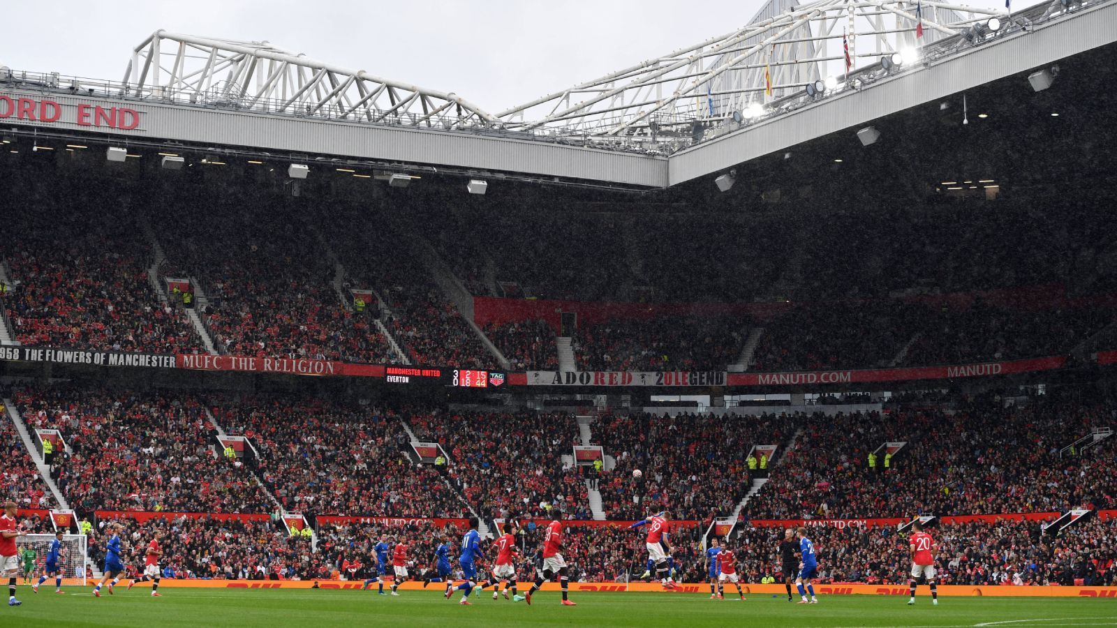 
                <strong>Old Trafford</strong><br>
                &#x2022; Heimverein: Manchester United<br>&#x2022; Kapazität: 74.000<br>&#x2022; Anzahl Spiele: 1<br>
              