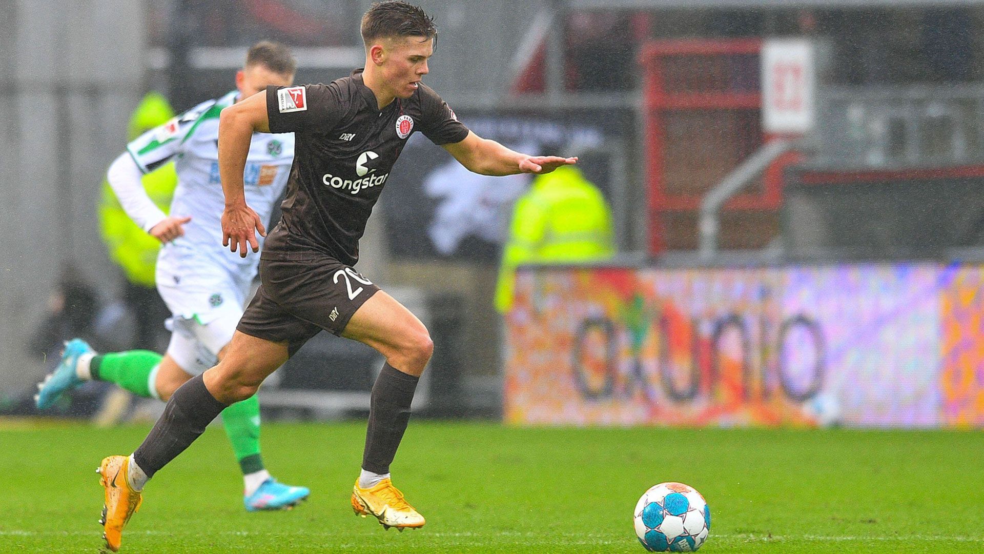 
                <strong>Finn Ole Becker (TSG 1899 Hoffenheim)</strong><br>
                Der Traum von der Bundesliga erfüllt sich für Finn Ole Becker definitiv. Der U21-Nationalspieler wechselt im Sommer ablösefrei von Aufstiegsaspirant FC Sankt Pauli zur TSG 1899 Hoffenheim. Im Kraichgau unterschrieb der Mittelfeldspieler für vier Jahre bis 2026.
              