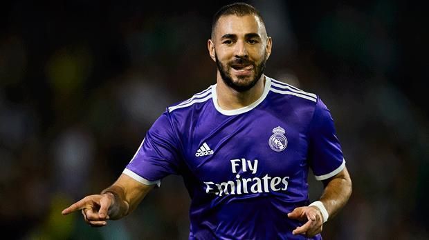 
                <strong>Karim Benzema </strong><br>
                Karim Benzema (Stürmer) - Real Madrid
              