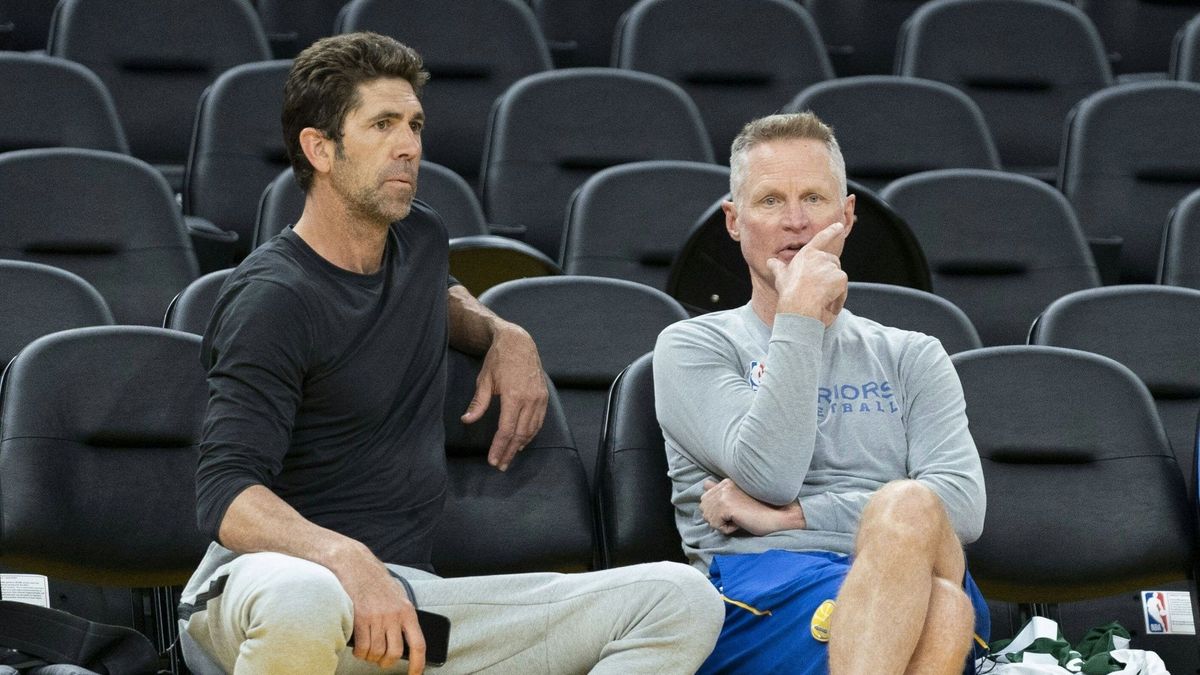 Bob Myers (l.) wohl vor dem Absprung bei den Warriors