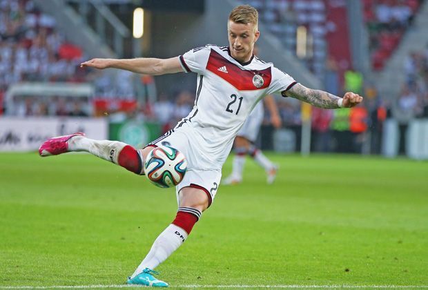 
                <strong>Platz 11: Marco Reus (12,5 Mio.)</strong><br>
                Der einzige Spieler, der sich aufgrund einer Verletzung kurz vor dem WM-Start nicht offiziell "Weltmeister" nennen darf, rangiert auf dem 11. Platz und verpasst damit knapp die Top Ten.
              